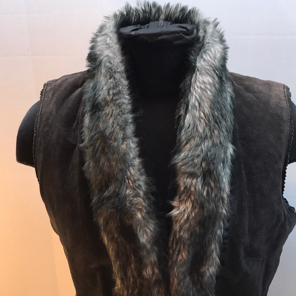 XOXO Leather, Suede & Faux Fur Vest Size Large - Picture 2 of 8